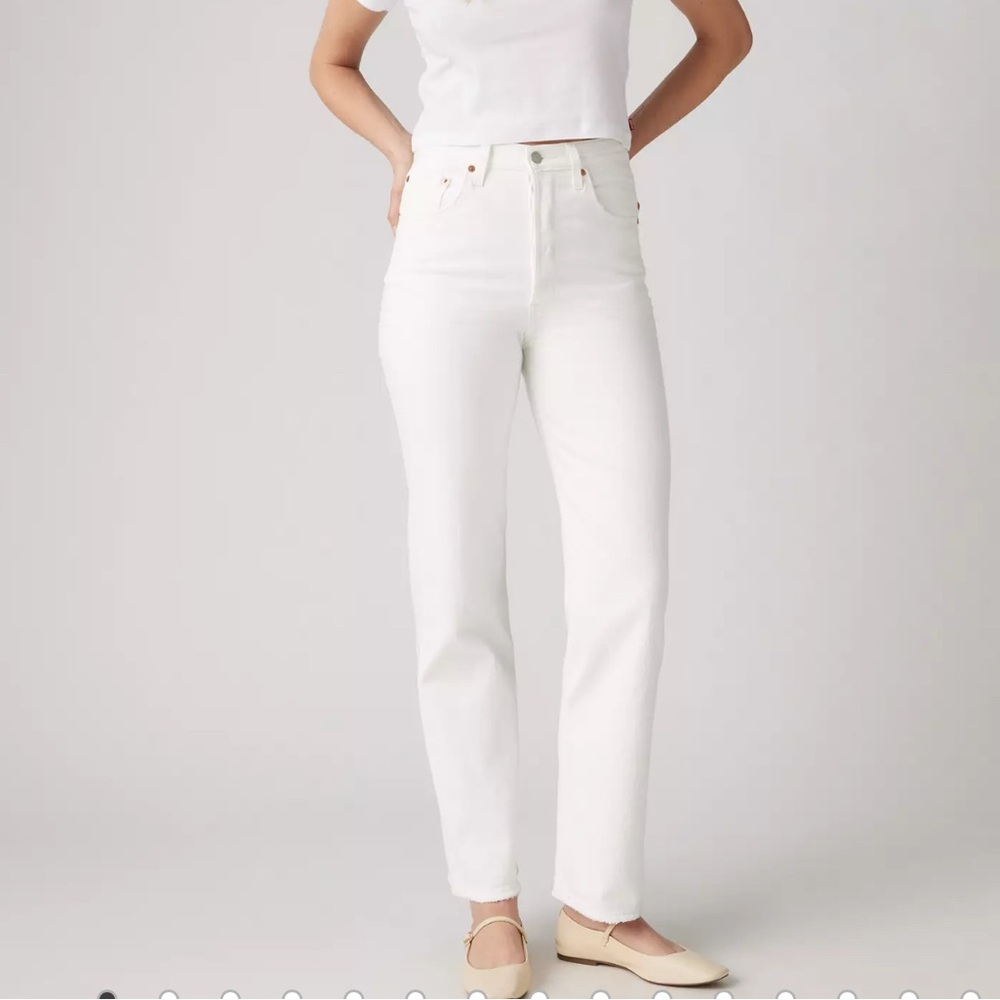 Levi's Women's High Rise Ribcage White Jeans 28